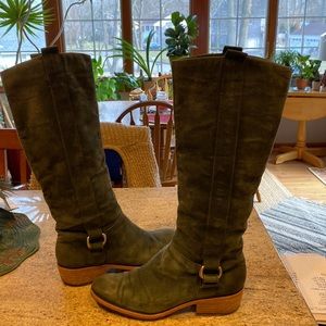 *** SOLD*** Boutique 9 Forest Green Suede Boots
